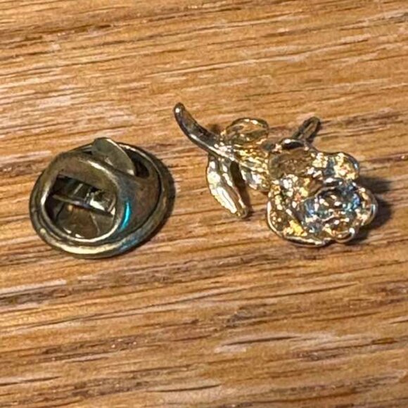 Petite Gold Rose Pin / Tie Pin - Picture 2 of 2